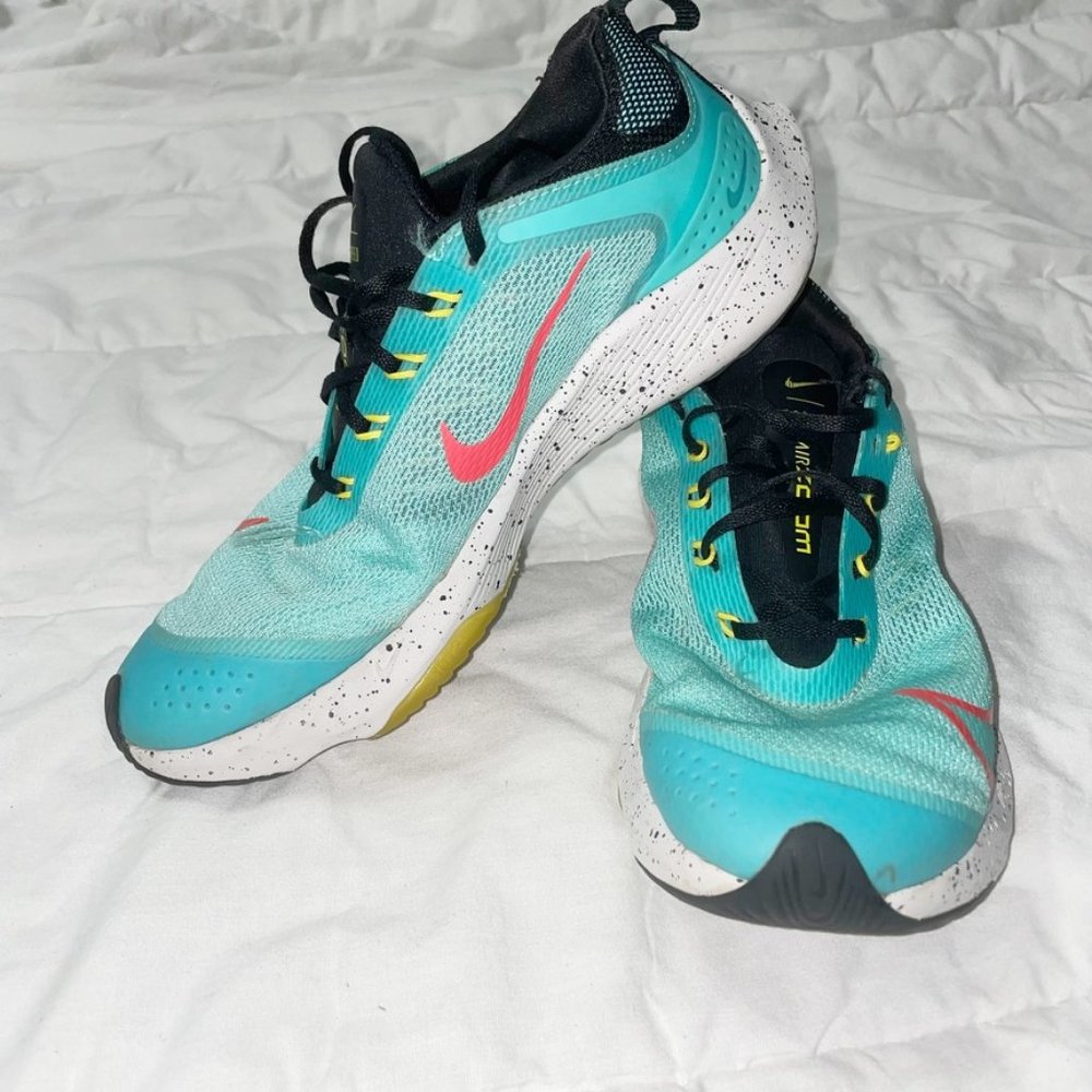 Nike Kids Sneakers Shoes In Teal and neon pink size 5.5Y